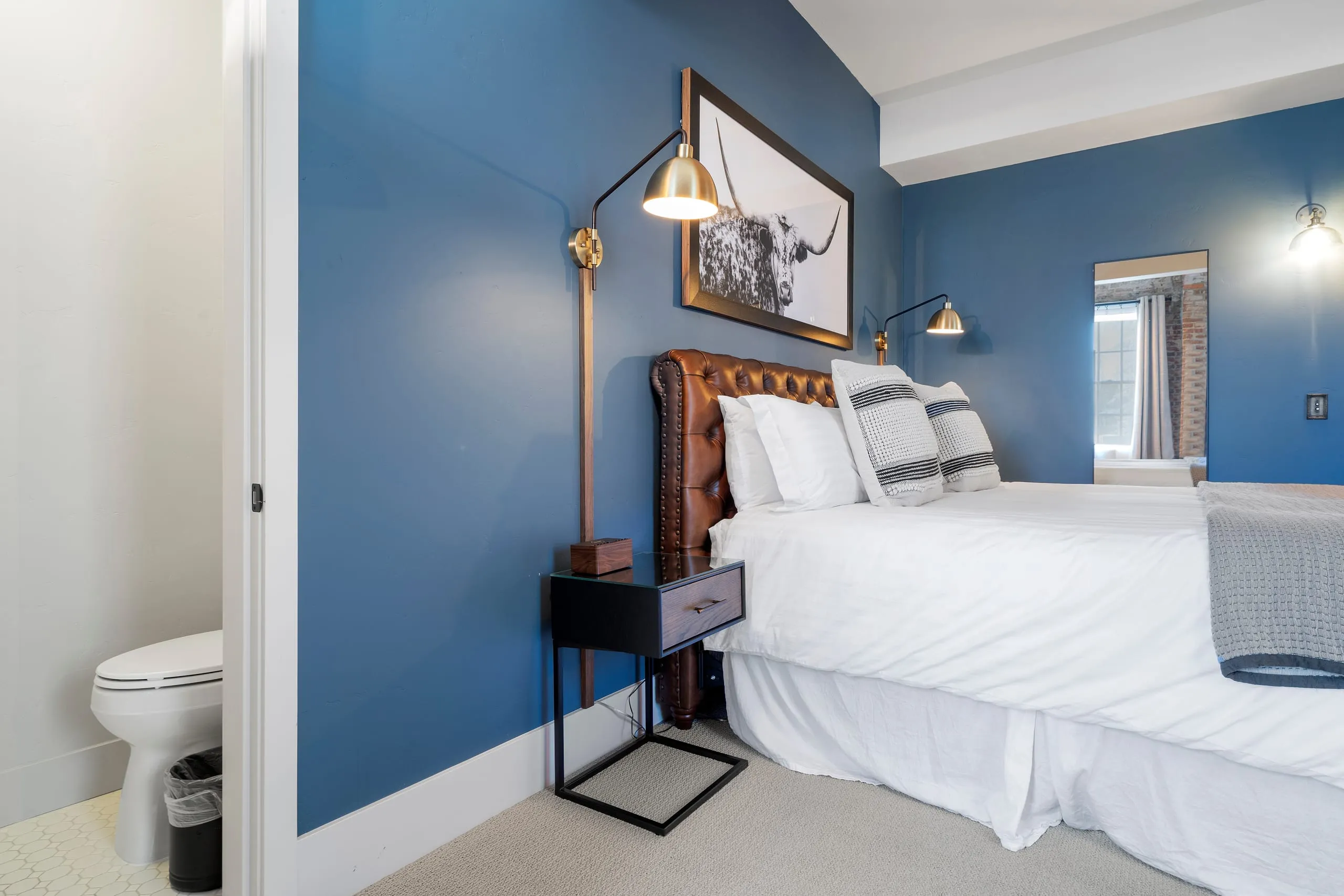 Room #1, photograph 9 of 11