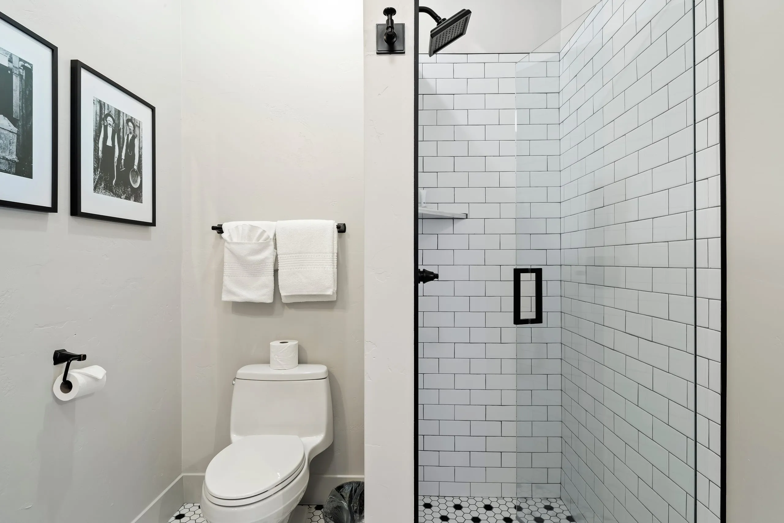 Room #2, photograph 10 of 11