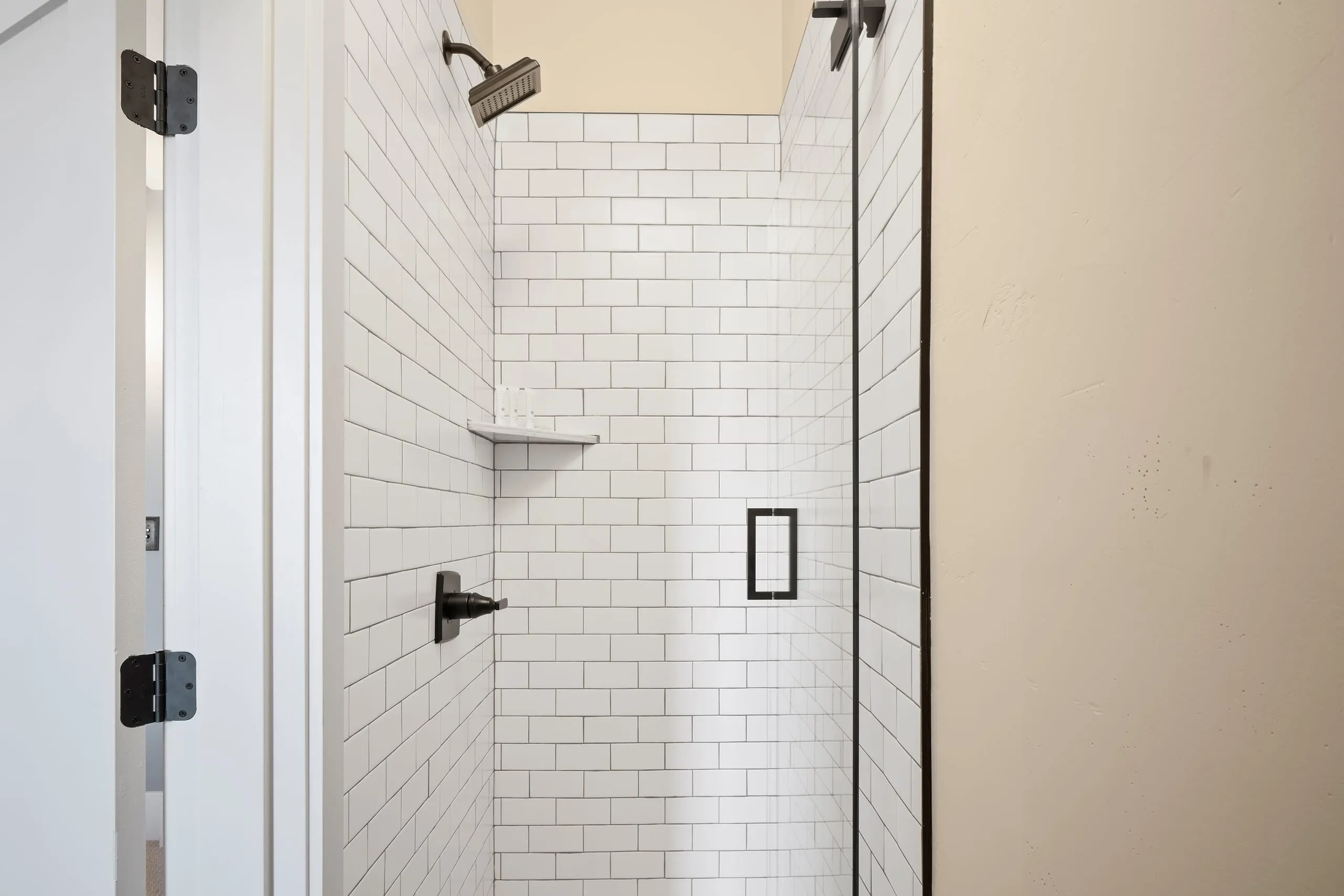 Room #3, photograph 5 of 6