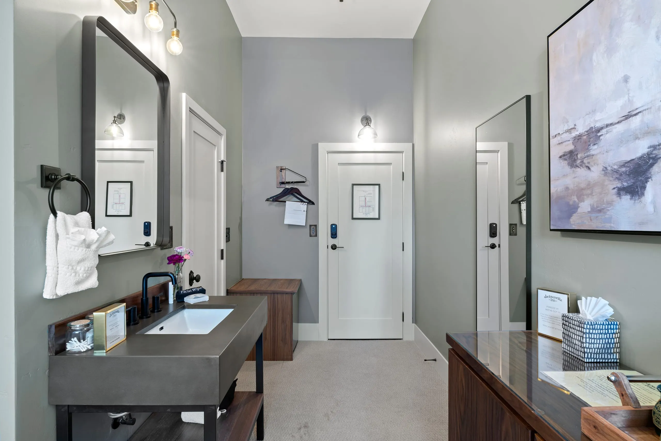 Room #7, photograph 2 of 11