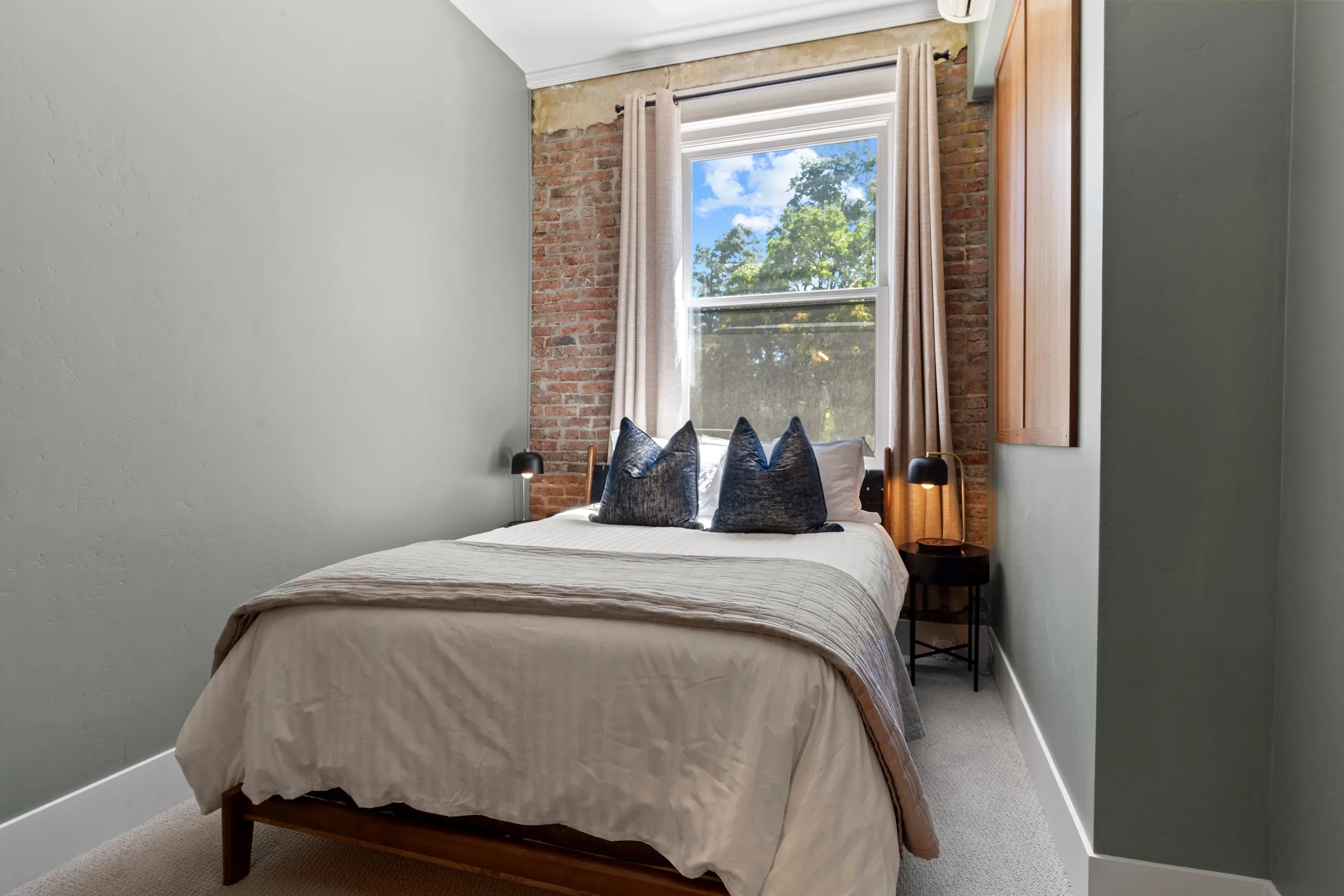 Room #7, photograph 3 of 11