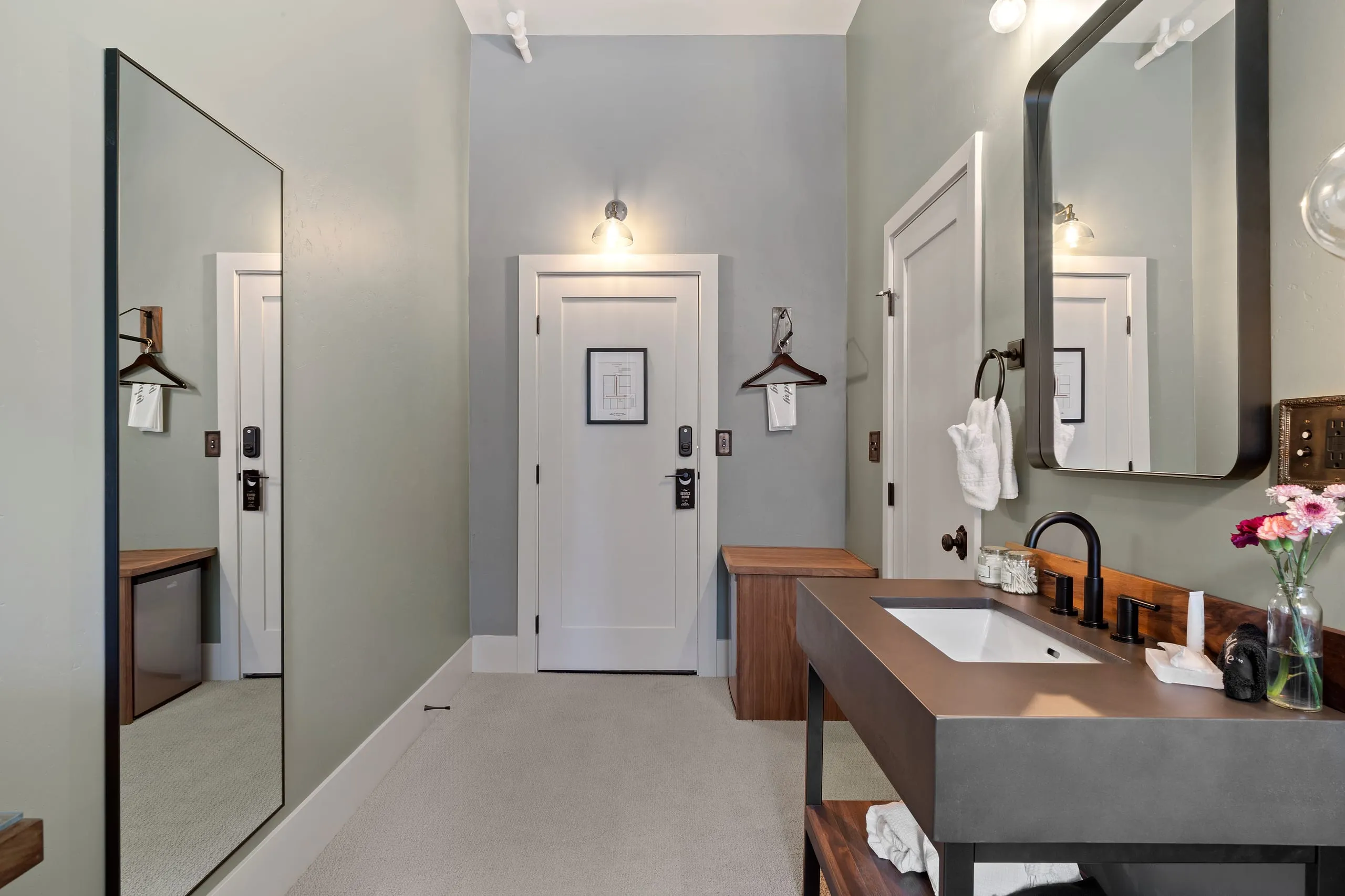 Room #7, photograph 4 of 11